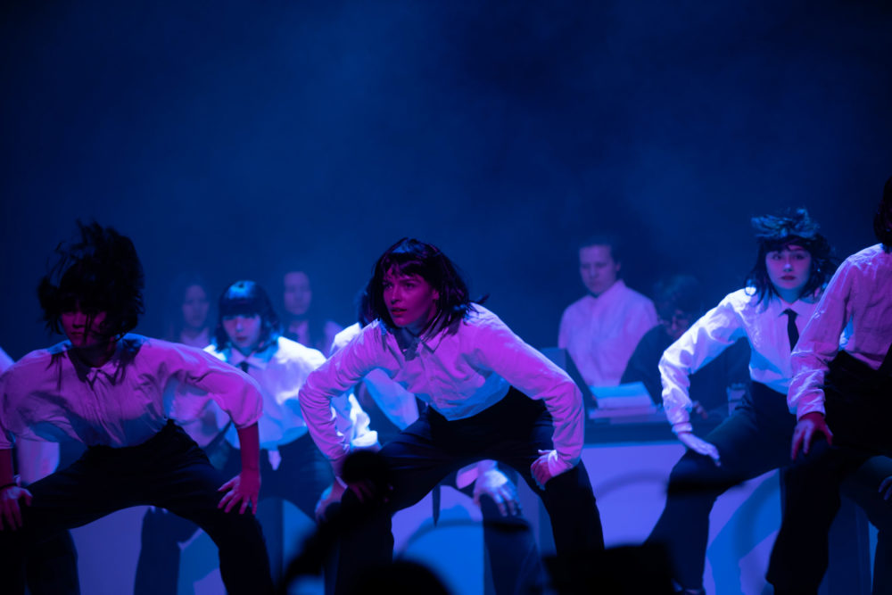 Billede 3 fra tidligere SAG-SHOW af dansere på scenen